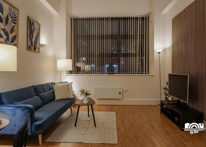 City Centre Chic Apartment With 2 Bedrooms
