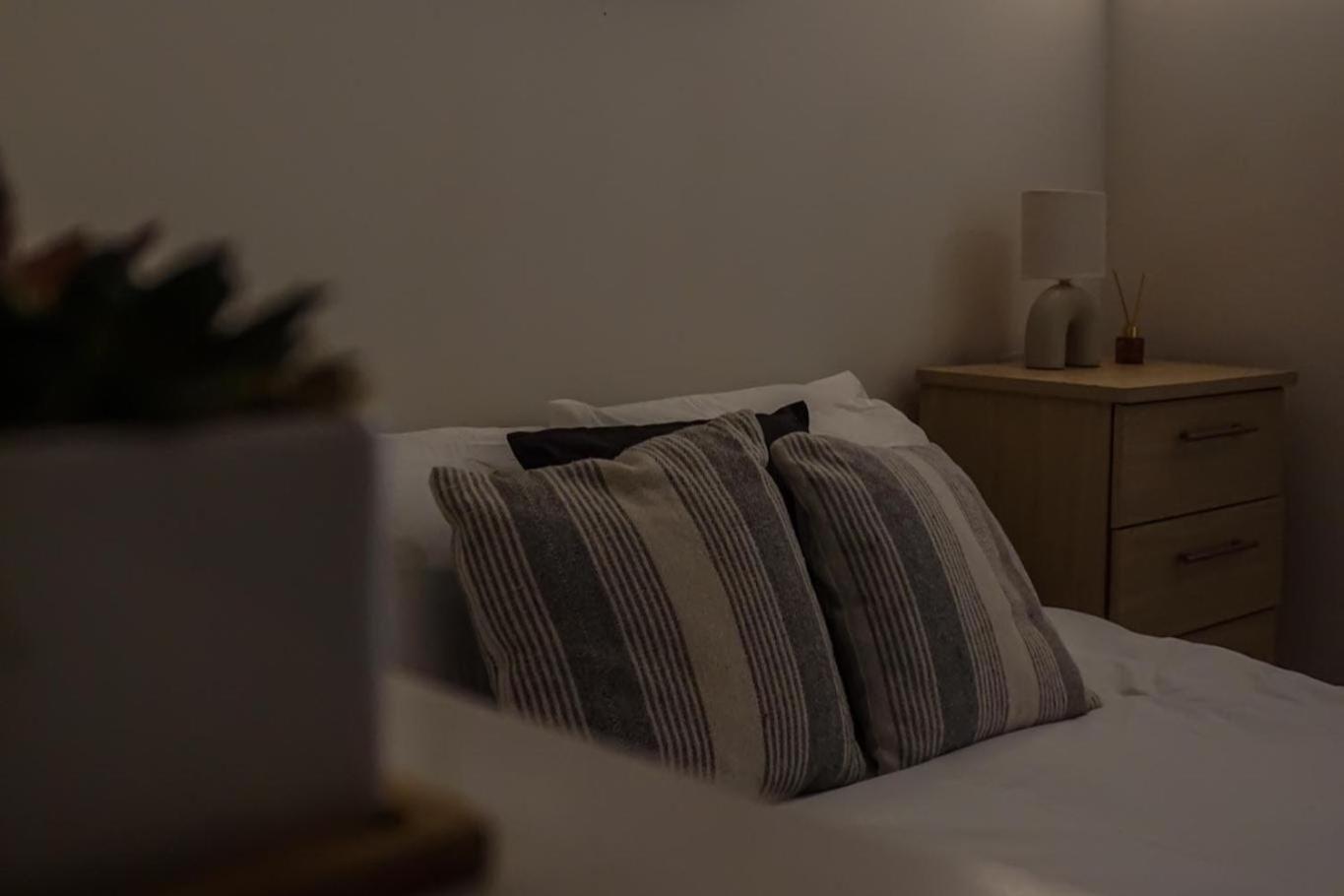 Centre Chic With 2 Bedrooms *